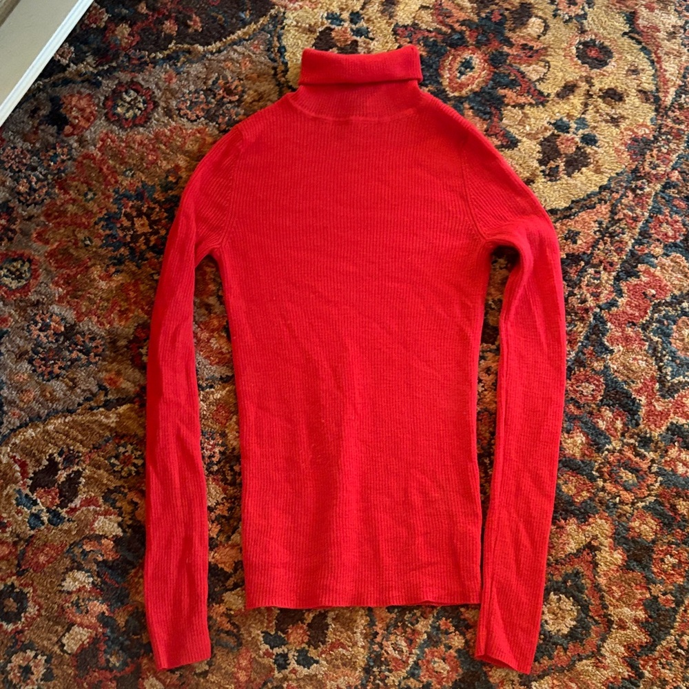 Uniqlo 100% Wool Red Turtleneck Sweater